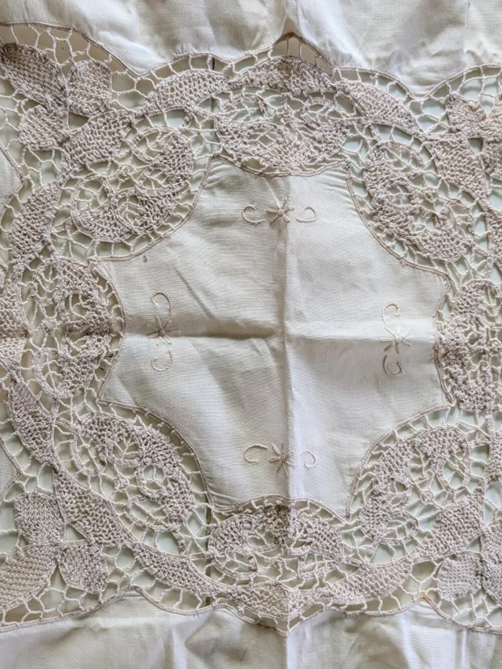 VTG Cream Battenburg Lace Tablecloth 31x30 Cotton Cutwork Embroidered Cottage
